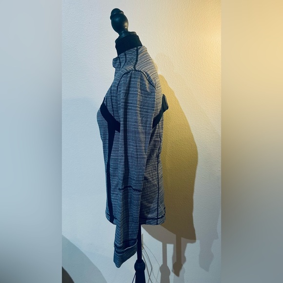 Lululemon Athletica Gray and Black Define Jacket - Picture 2 of 10